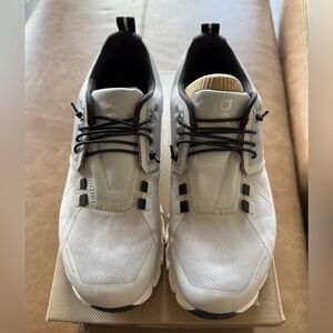 On Cloud 5 Women’s Size 7.5 Glacier